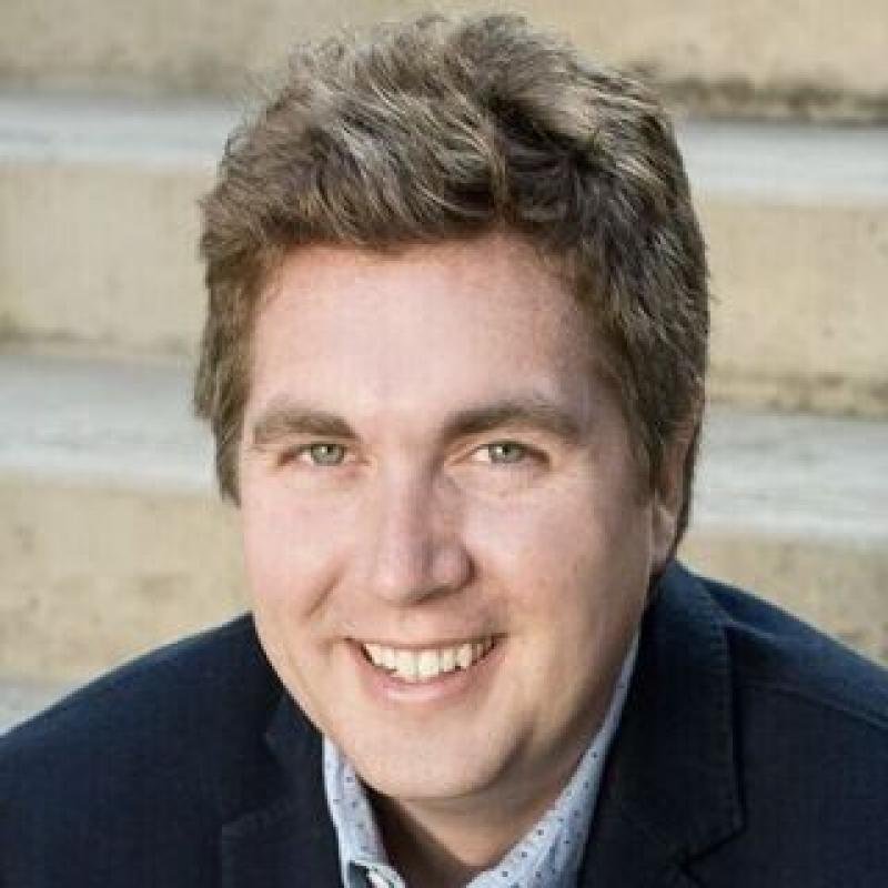 Headshot of Andrew Logan