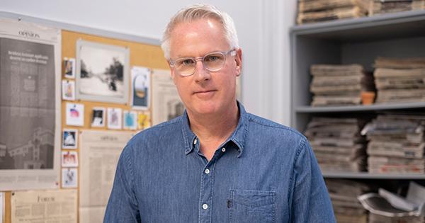 Moody College of Communication graduate John Moore has focused on border and immigration visual reporting since 2008. His recent work was named World Press Photo of the Year. 